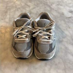 Toddler New Balance 990v6 size 6